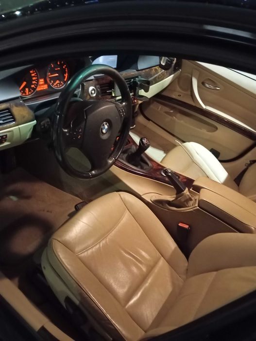 BMW 320 Mașina personală