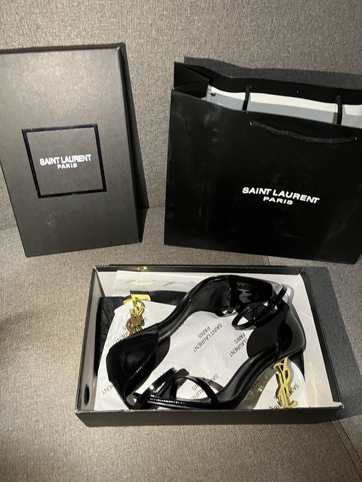 Pantofi Yves Saint Laurent noi marimea 37,38