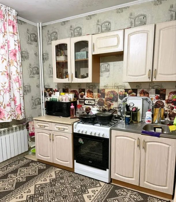 продам 2-х ком. 54кв. 3мкр. 2-этаж