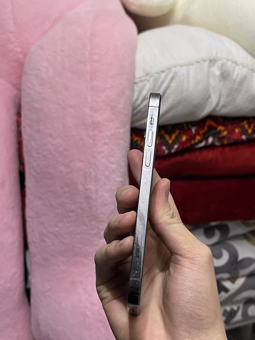 Айфон 12 про.