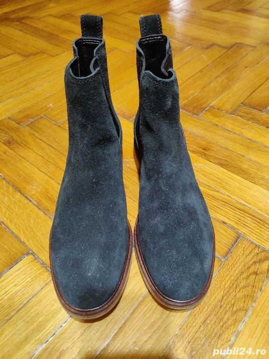 vand ghetute piele intoarsa