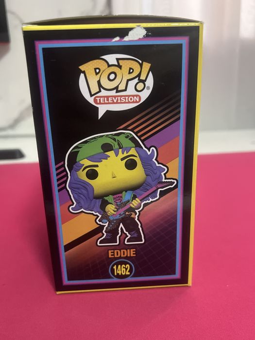Funko pop eddie editie limitata blacklight