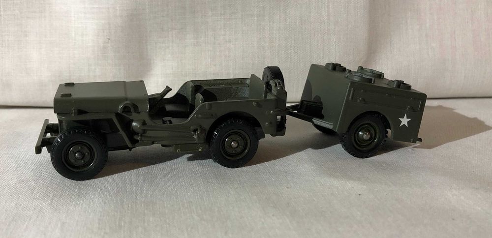 Macheta Jeep Willys cu remorca Solido metal 1 43 original