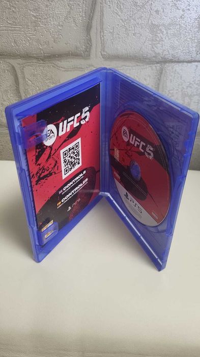 Продам диск с игрой UFC 5 PS5