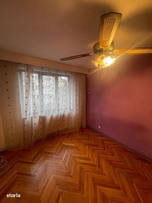Apartament 4 camere, 100 mp utili, 2 bai, etaj 2 – zona Centrala