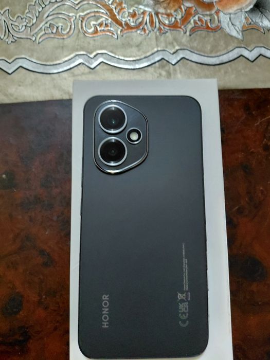 Honor400 xali yangi turibdi