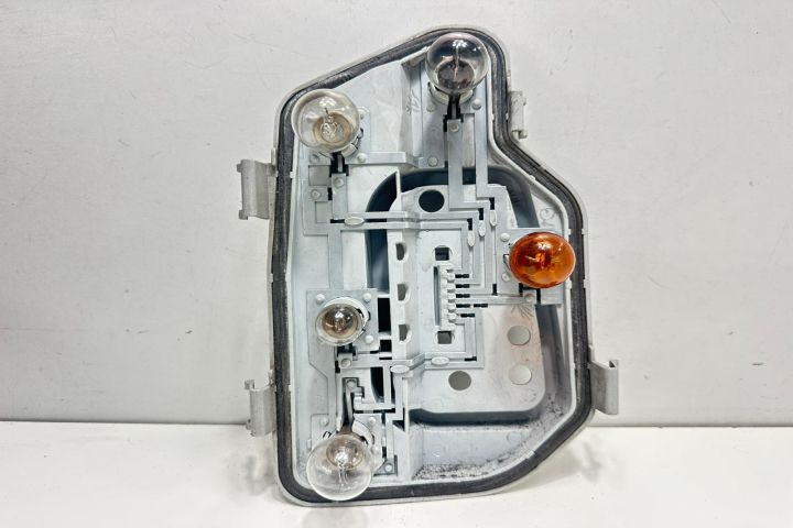Soclu Stop Dreapta  6q6945258a Volkswagen VW Polo a 4-a generatie 9N