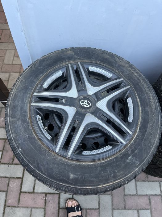 Продам зимние колеса 215/60 r16