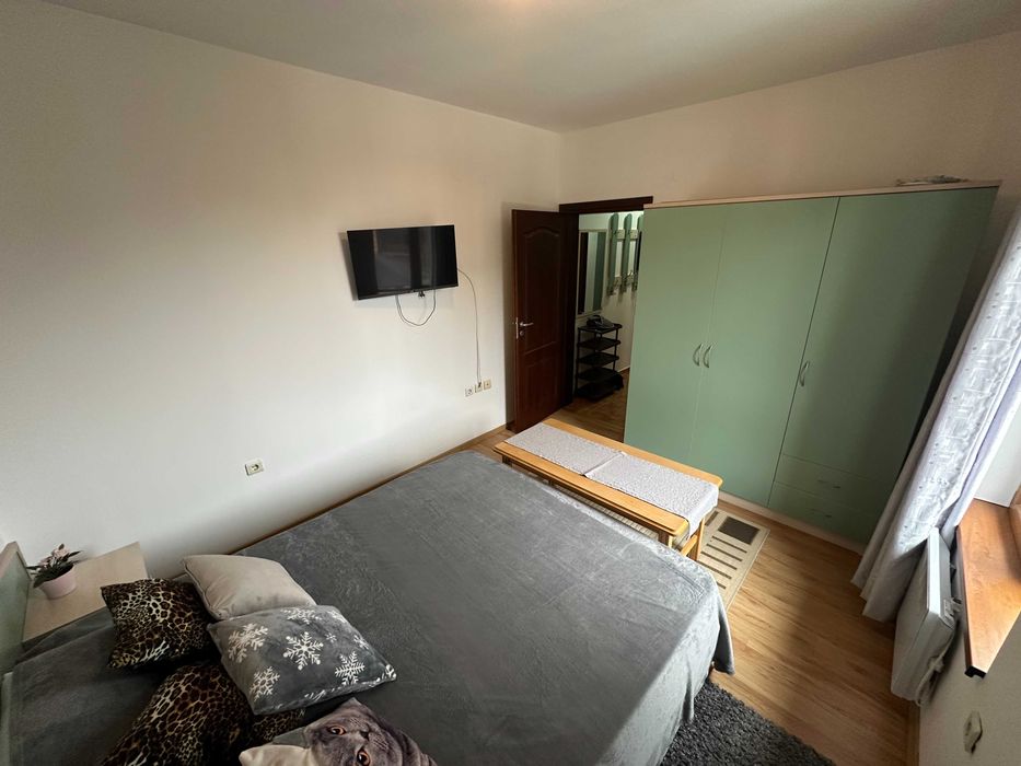 Тристаен апартамент под наем на отлична локация в Банско