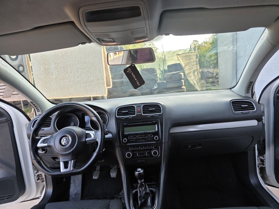 Vw golf 6 1.6 tdi manual unic proprietar. SE POATE ACHIZIȚIONA SI IN RATE. LIVRARE IN TARA