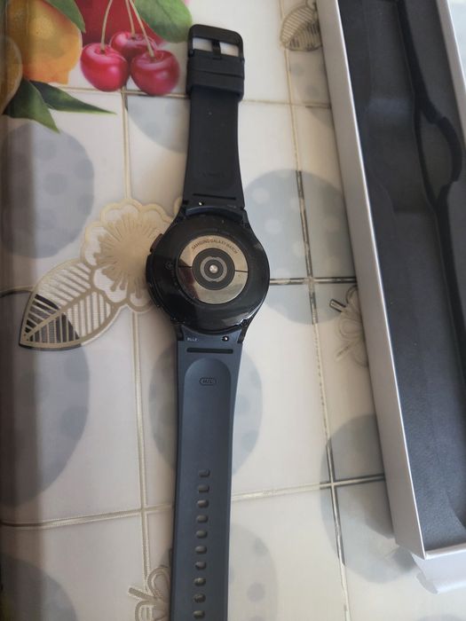 Продам часы Galaxy Watch4 Classic