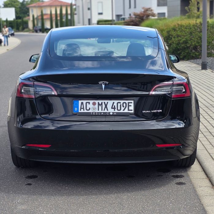 Tesla Model 3 Long Range Dual Motor AWD