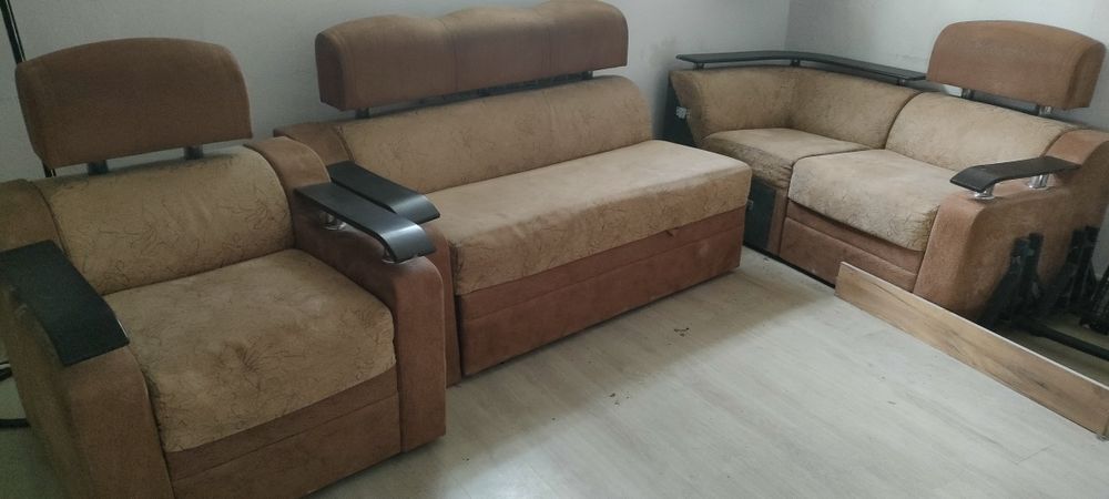 Продам диван люстру и столы