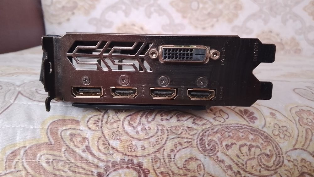 1050 ti 4 gb видеокарта от Gigabyte