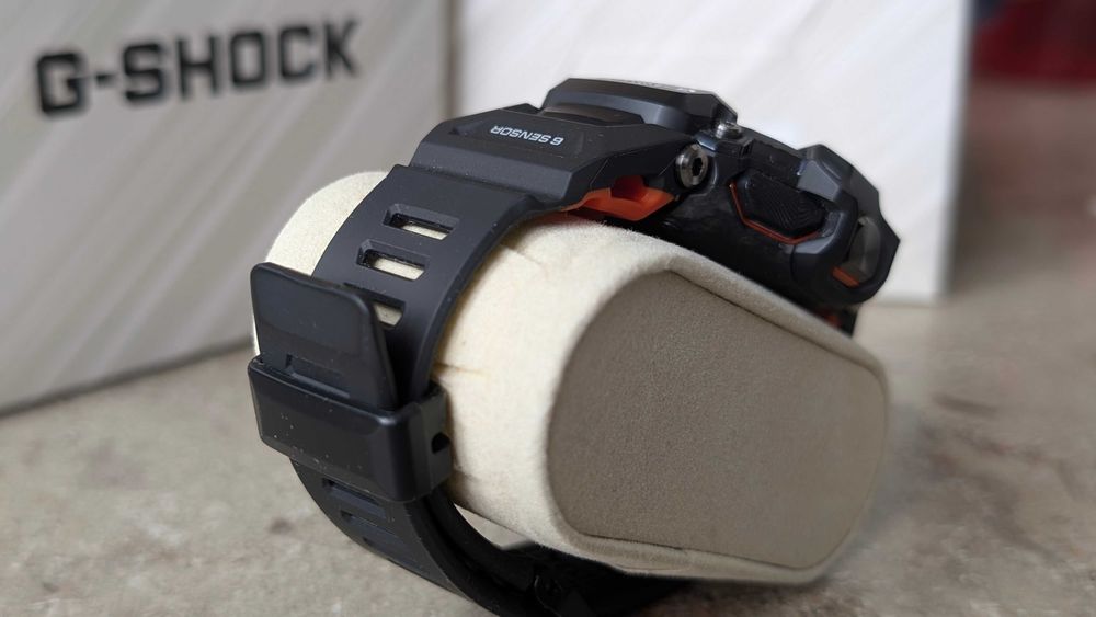 Casio G-Shock GBD-H2000-1AER G-SQUAD Solar 6 SENSOR