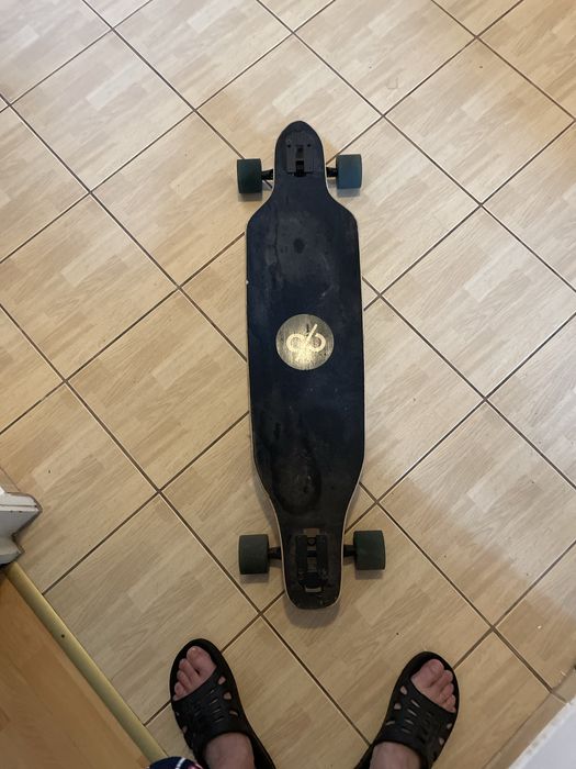 Longboard foarte puțin utilizat