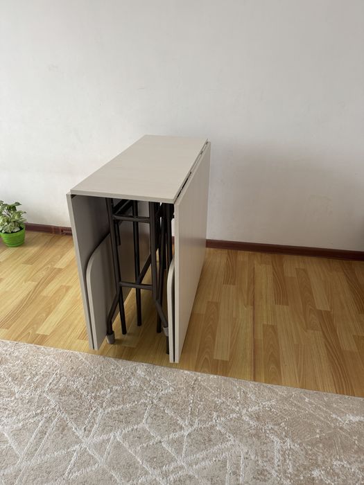 Стол срочно продам