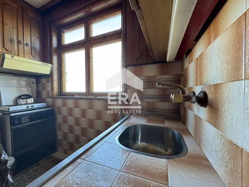 ЕКСКЛУЗИВНО! ЕРА ДРЪСТЪР предлага за продажба тристаен апртамент в бли