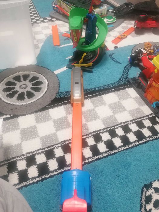 Писти Hot WHEELS