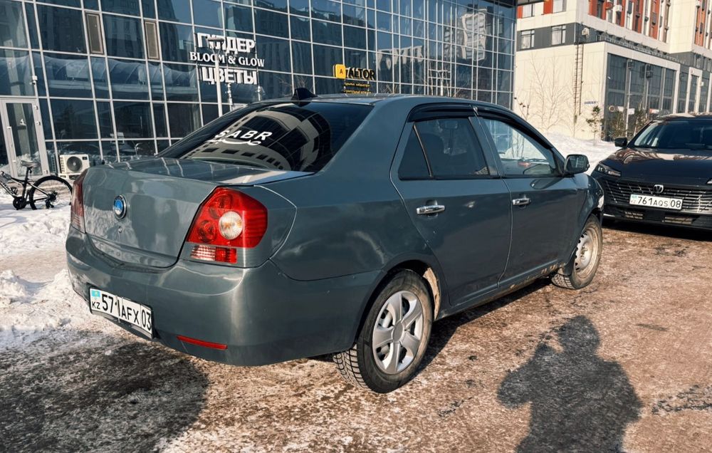 Продам машину geely mk