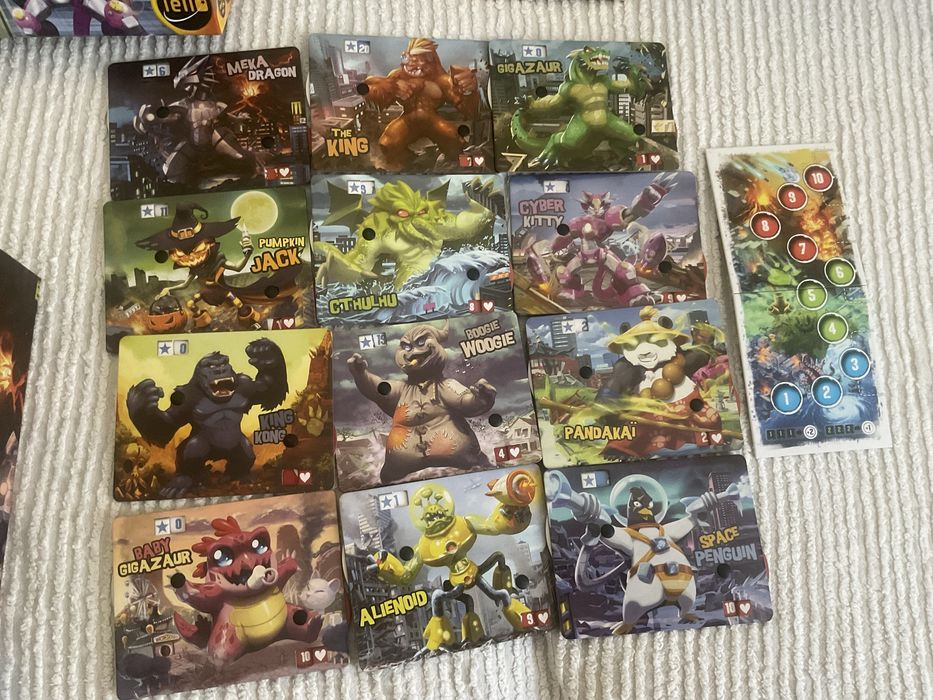 Настолна игра King of Tokyo + 6 разширения + folded space organizer - Като нова!