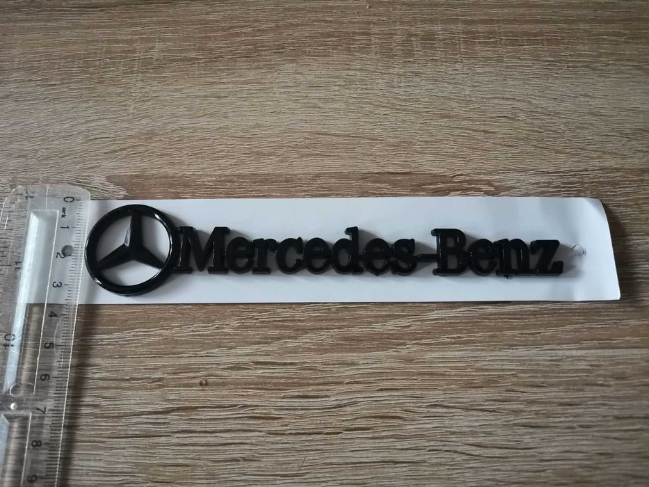 черен надпис Mercedes-Benz малък размер