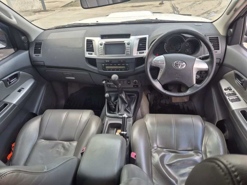 Dezmembrez toyota hilux 2011-2015 3.0 diesel