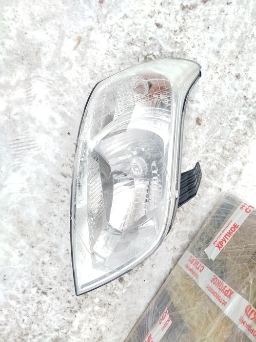 Продам правую фару Шевроле