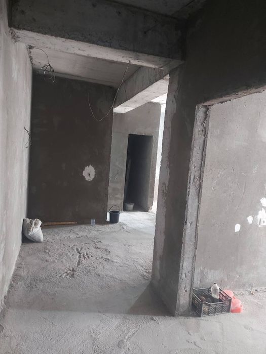 Eshonguzar 74 kv yangi bino kodastr bor