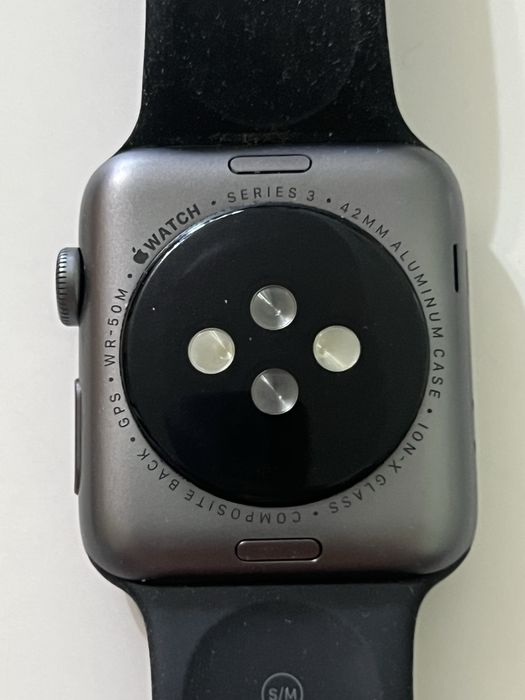 Apple Watch Series 3 и Apple Watch Series 1
