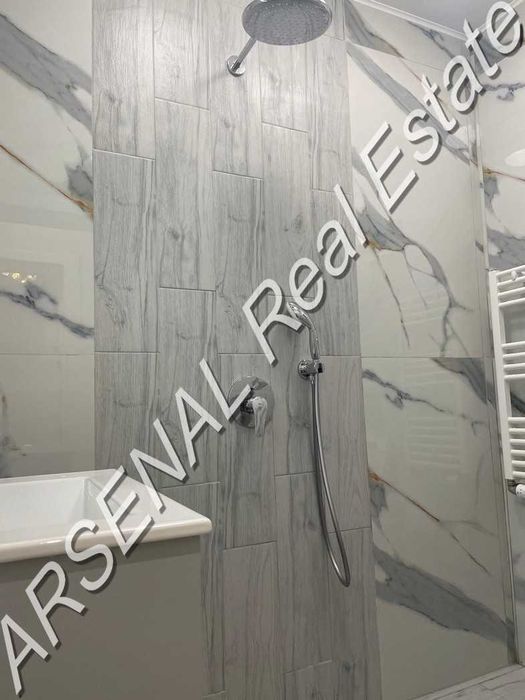 Дава се под наем Тристаен апартамент в София, Център - 100 кв.м за 1500 € - Снимка #6