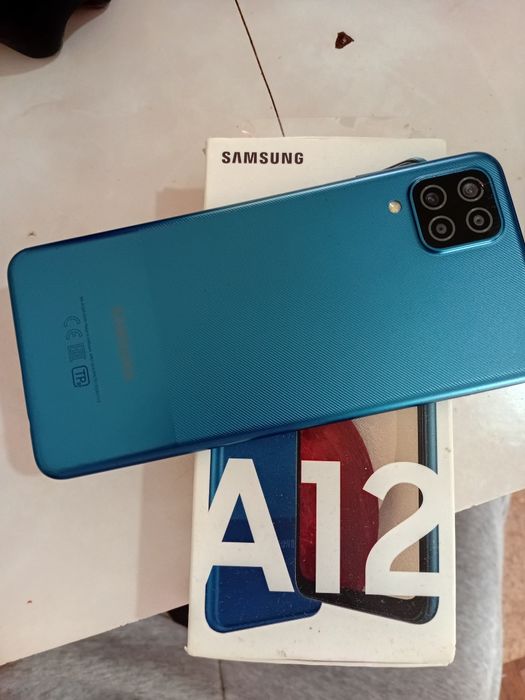 Продам Samsung Galaxy A12 в отличном состояние