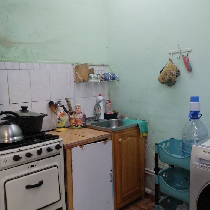 Продам 2 комнатную в Кара камыше 24