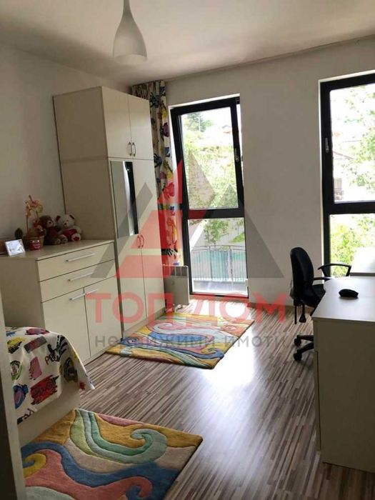 Дава се под наем Четиристаен апартамент в Варна, м-т Траката - 150 кв.м за 918 € - Снимка #8