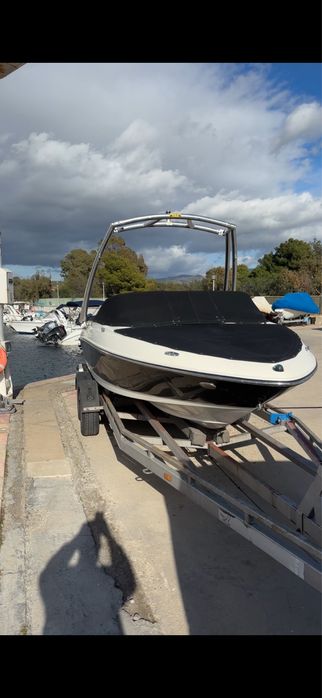 Bayliner 175 GT bowrider 135 hp 2015 gata de apa