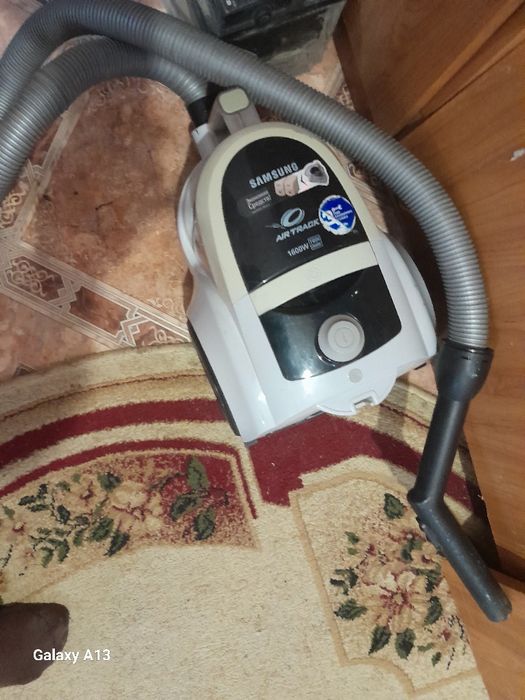 Продам  пылъесос на запчасти