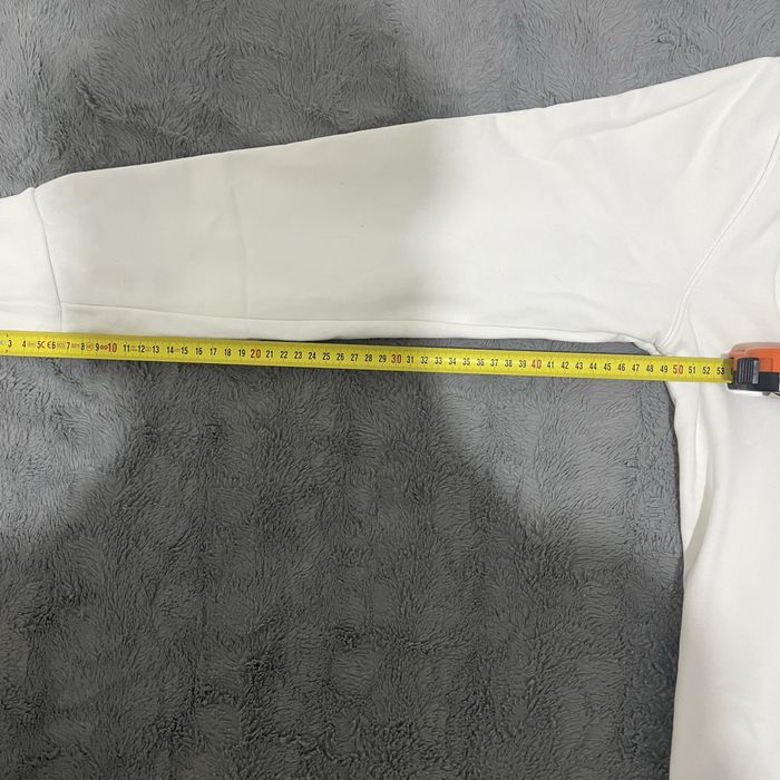 Bluza Stone Island Albă – Mărimea L – Stil Premium & Confort