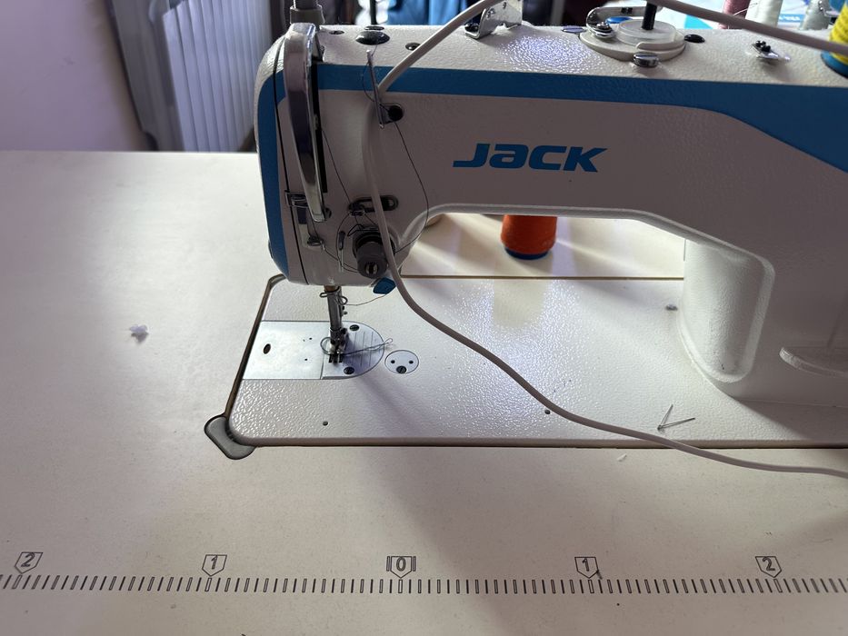 Швейная машина jack F4
