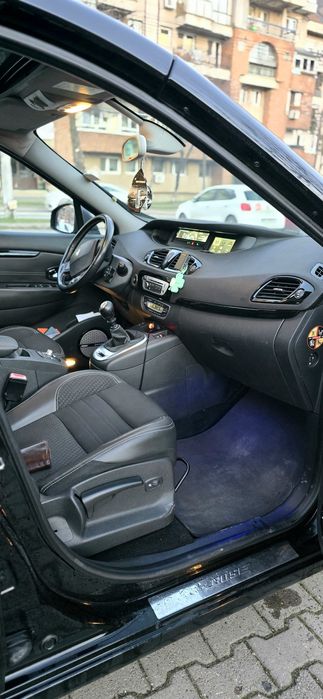 Renault Grand Scenic - 7 locuri - 2014