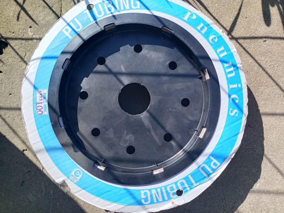 Продам капилярный шланг 4*2,мм.