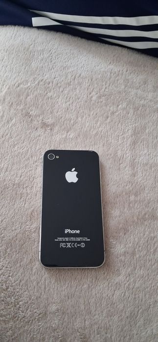 Vând IPHONE 4S .
