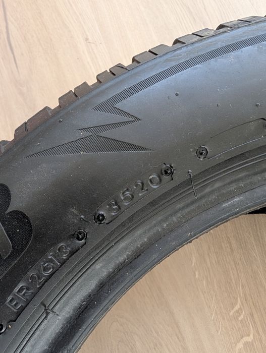 Bridgestone Blizzak LM005 215/60/17