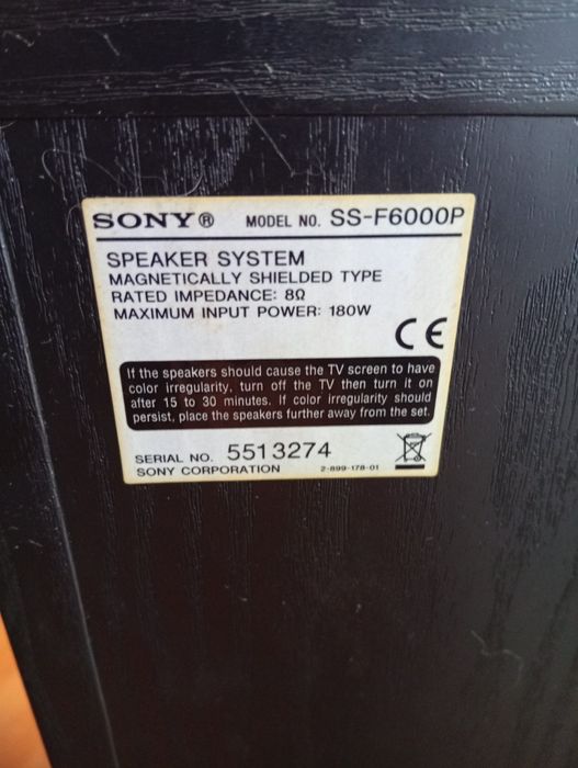 Boxe Sony model SS-F6000P