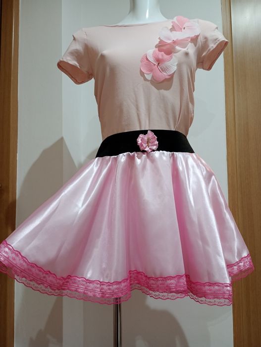 Fuste cu motive tradiționale