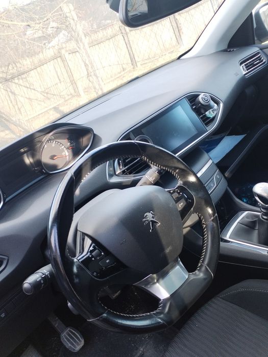 Vând Peugeot 308 2017