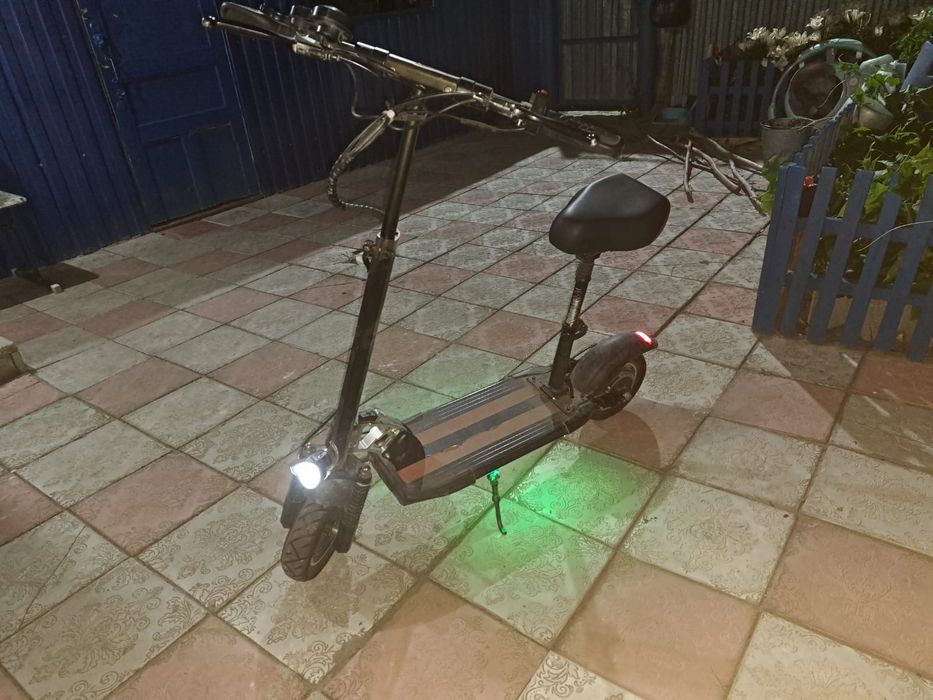 Kugo Kirin  m4 pro электро самокат