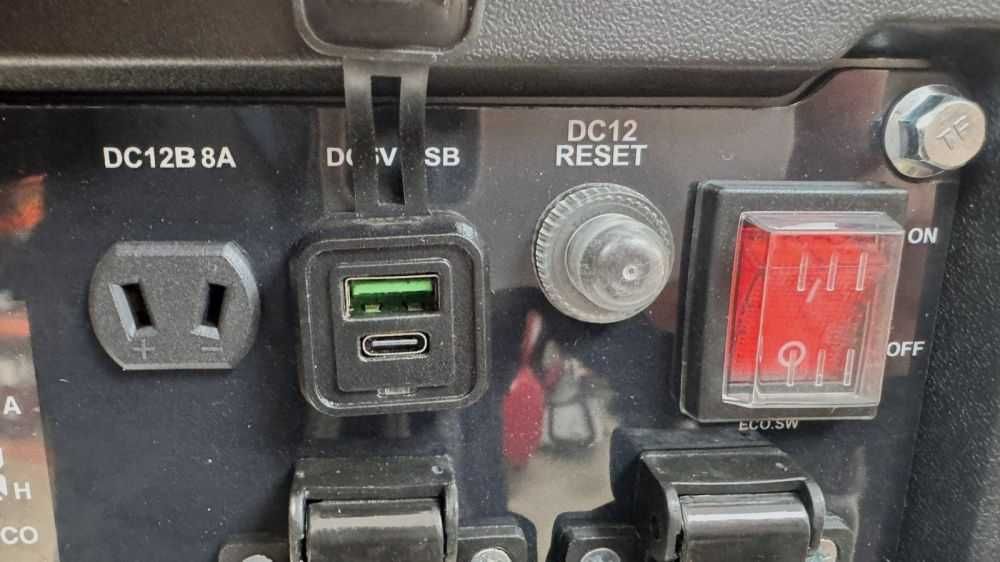 Инверторен бензинов генератор TITAN PT-3500E, 3.5 kW