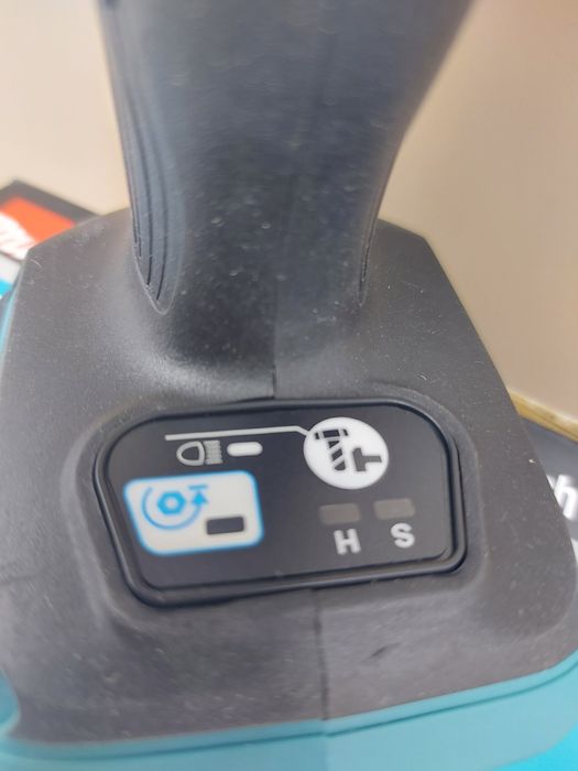 ПРОМОЦИЯ.Нов безчетков гайковерт Makita DTW181Z