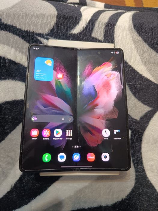 Samsung Z fold 3