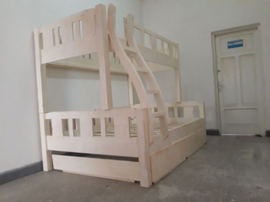 TRANSPORT GRATUIT.Pat etajat-supraetajat antichizat.Cod 3017